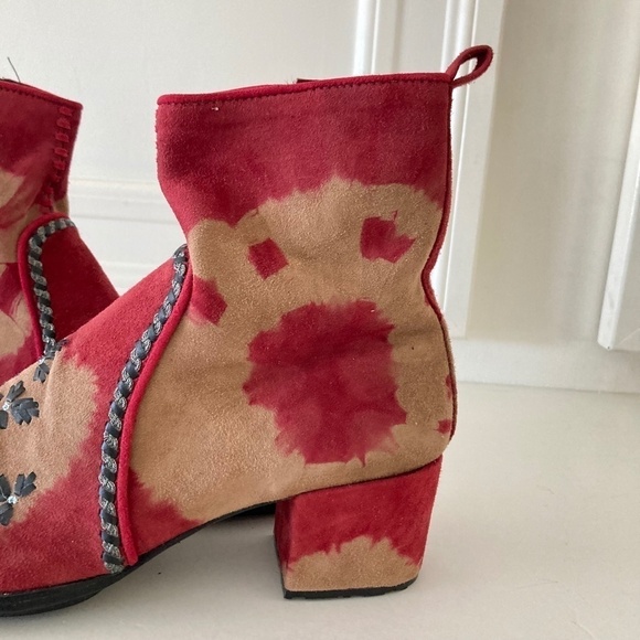 NWOT Meher Kaklia Anthropologie Mani Embellished Red Pointed Ankle Boots Sz 38 - Picture 4 of 13